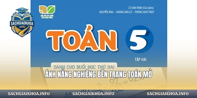 Ánh nắng nghiêng bên trang toán mở