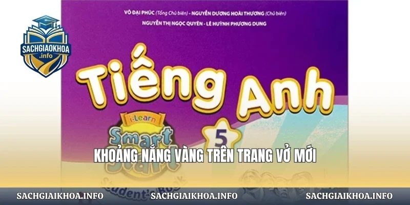 Khoảng nắng vàng trên trang vở mới
