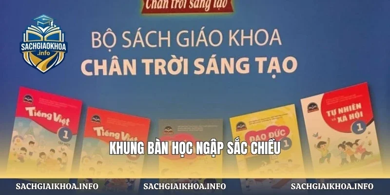 Khung bàn học ngập sắc chiều